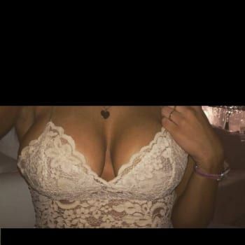 Charlemagne - Sex gratuit à Châtelet Profil de Charlemagne, 33 ans, Sex gratuit à Châtelet (Hainaut)